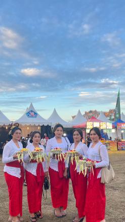 TARI PENDET MASAL BANJAR FESTIVAL