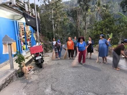 GERAKAN KULKUL PKK DAN POSYANDU BULAN OKTOBER